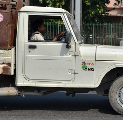 小型トラックにもしっかりＣＮＧと表示されています