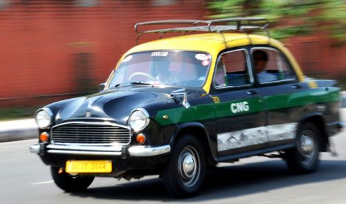 タクシーも圧縮天然ガスを使用しています