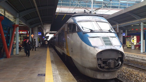 ソウル行きセマウル号、お鼻が取れているのもご愛嬌