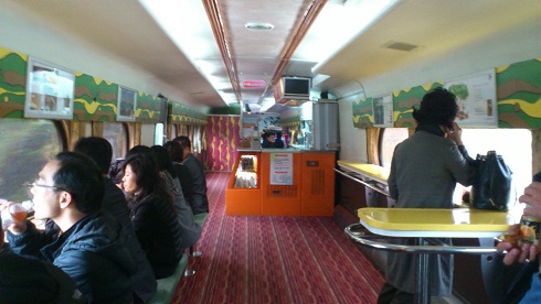 カフェカーの中