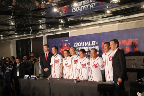 大会の開催に携わった方々の記念撮影