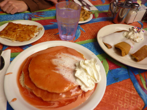 いろいろオーダーしてシェアするのが賢い食べ方