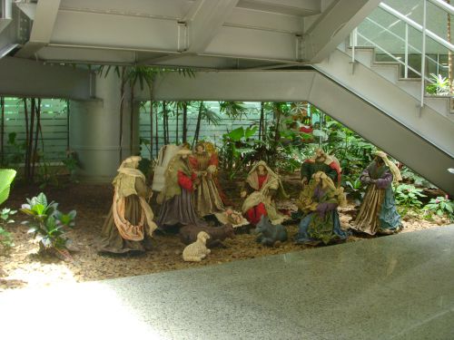 商業ビルの一角に展示されているプレゼピオ