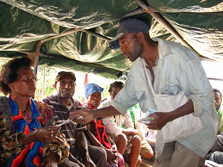 車掌さんが料金を徴収