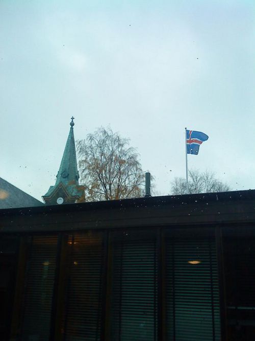 メサがある時には、アイスランドの国旗が掲げられます