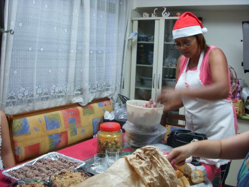お手伝いさんは掃除だけでなく、料理の手伝いもすることが珍しくありません
