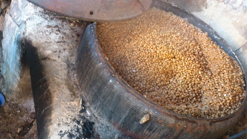 このカマドは先日紹介したオンドルになっていて、メジュ発酵にも重要な役割を果たします