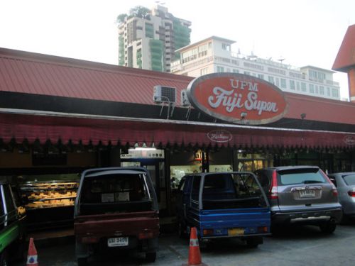 これは驚き、食料品店の大きさは一見の価値あり！