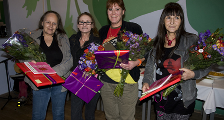 中毒を克服した女性たち