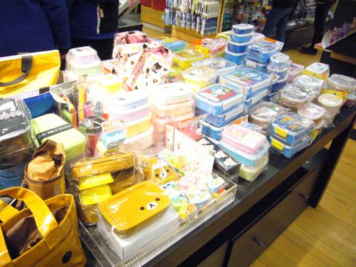 お弁当箱もこんなにたくさん
