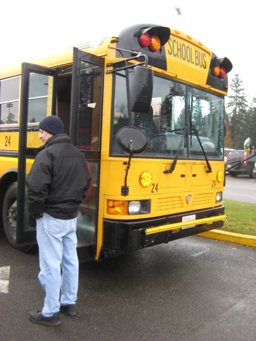 学区フェアは子供も参加できるイベントでした。スクールバスの試乗やスタンプラリーなどをして楽しみました