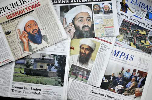 ビンラディンの死について報じるインドネシアの地元紙