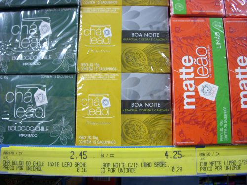 スーパーで売られている「マラクジャ、カモミール、レモングラスの葉入り」のお茶『BOA　NOITE（おやすみ）』