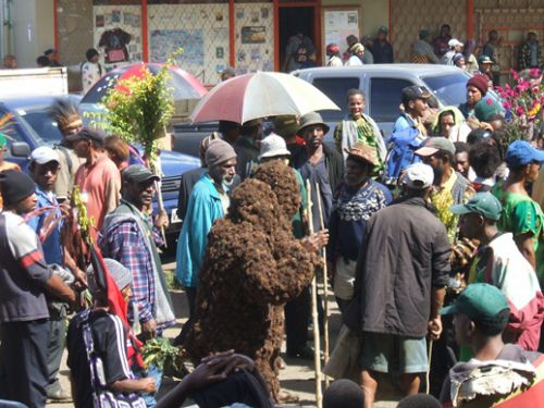 この人たちは誰？