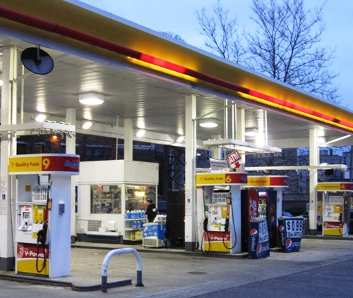 セルフサービスのガソリンスタンド