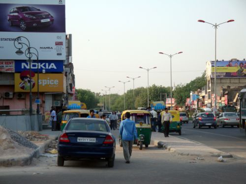 デリー市内で今日も頑張るリキシャー