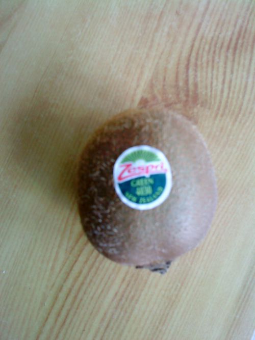 日本でもお馴染み「ゼスプリキウイ」のシールが貼られています