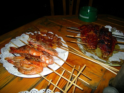 シーフードは天然の塩味、お肉は濃い味付け