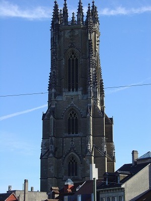 こんな立派な大聖堂の鐘となると、かなり音量も大きいです