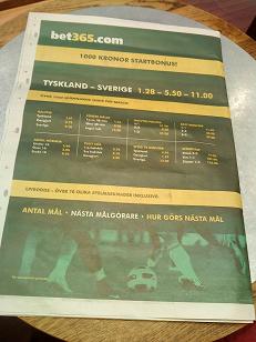 こちらも新聞最終の一面に広告