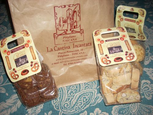 ワインに合う、ピティリアーノ名物老舗CERATA店のビスケット