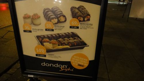 DONDON　SUSHIのメニュー　　変わった巻きものばかりです。