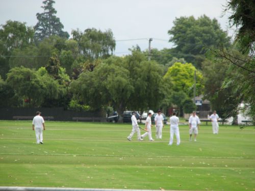 正装でプレイ中