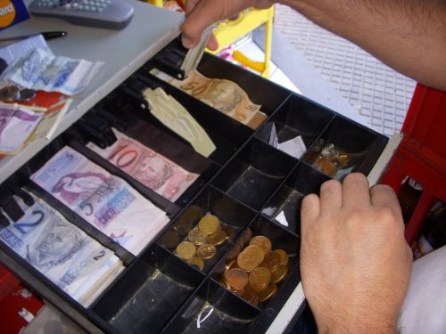 スーパーのレジのお金