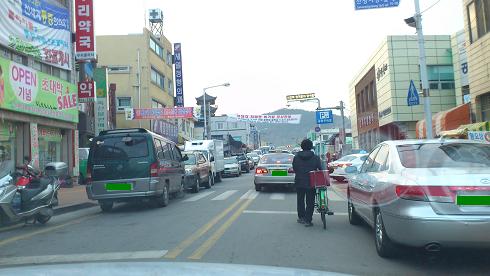 もうどの車が停車中で、どの車が動いているのかサッパリわかりません