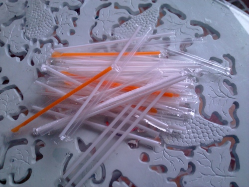 たまりにたまったストロー