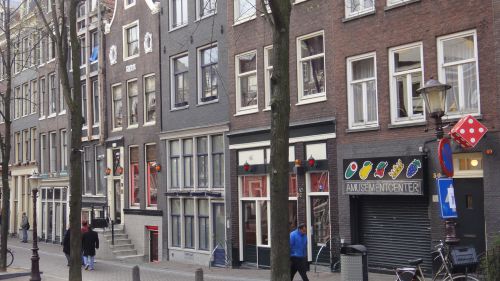 こちらにも飾り窓が