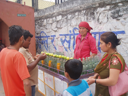 レモンソーダはこのように露天でも販売されています