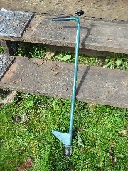 タンポポ抜きに強い味方がこれ！（写真１）