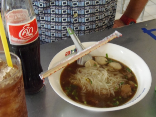 シンプルな見た目のビーフヌードル。これが滅法ウマい！