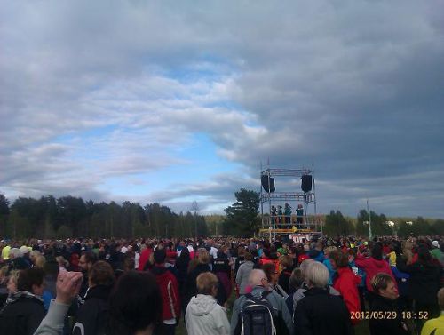 会場にはこんなに多くの参加者が集まっています。