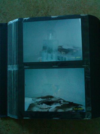 留学生の頃、研修で行ったキルナの近郊、ユッカスヤルビのアイスホテル見学時の写真、建物、ベッド、グラス、何でも氷でできていました。もちろん春になると溶けるので毎年作り直し、冬場だけ営業のホテルです。ベッドカバーはトナカイの皮です