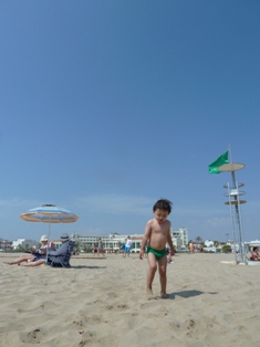 すでに真夏のような暑さのバレンシア。週末はおのずとビーチで過ごしてしまいます。