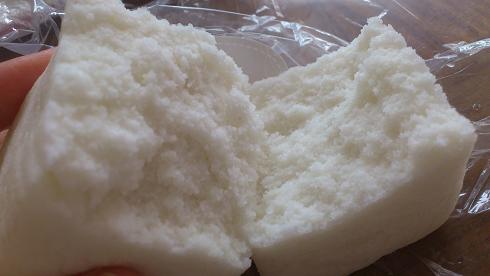 ホロホロと粉の食感がありつつギッシリ詰まったペクソルギ