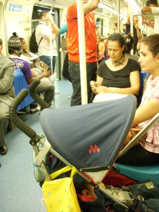 ベビーカーで乗り込めるサンパウロの地下鉄