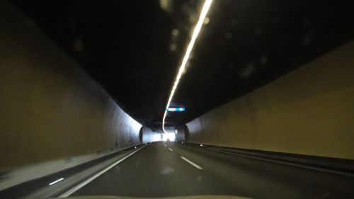 スイスからドイツまではトンネルが多いです