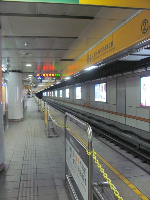 9月から乗り換えで利用されるMRT古亭駅のホーム