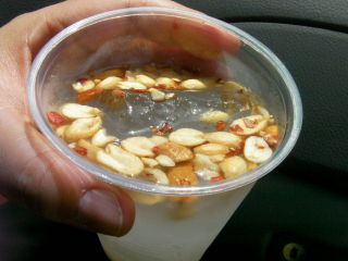 浮かせたピーナッツがいいアクセント！