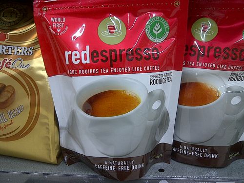 お茶だけでなく、ノンカフェインのエスプレッソに加工した商品もあります