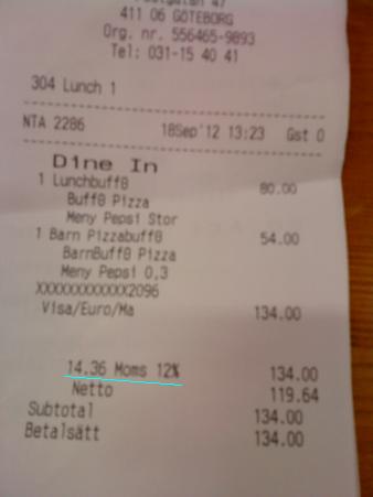 レストランでの飲食の税率は今年より12％に引き下げられました。以前はテイクアウトは12％、店内は25％と分けられていたため、レストランが2種類のレシートを分けて発行する必要があり、特にファーストフードなどは困惑することもあったようです