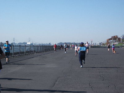 開催場所はリバーフロントの公園