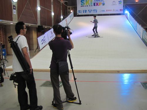 TVのリポート収録の様子