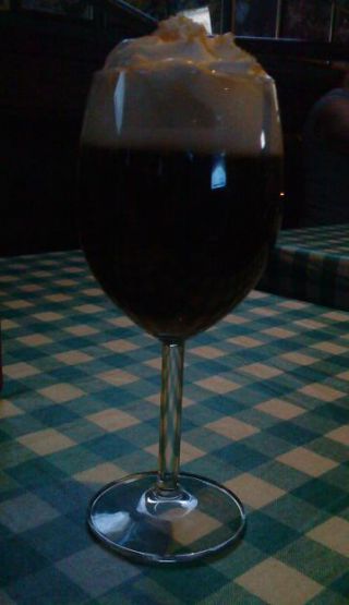 レストランで提供されるアイリッシュコーヒー