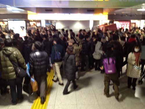 2012年大晦日の東京駅構内