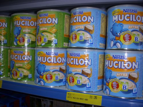 乳幼児向けのビタミン、ミネラル入りの米粉やトウモロコシのデンプン粉