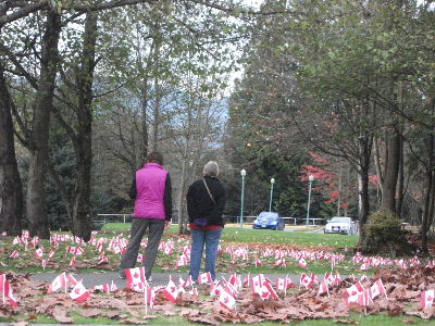 この二人は、朝鮮戦争で戦った父親が入居していると話していました